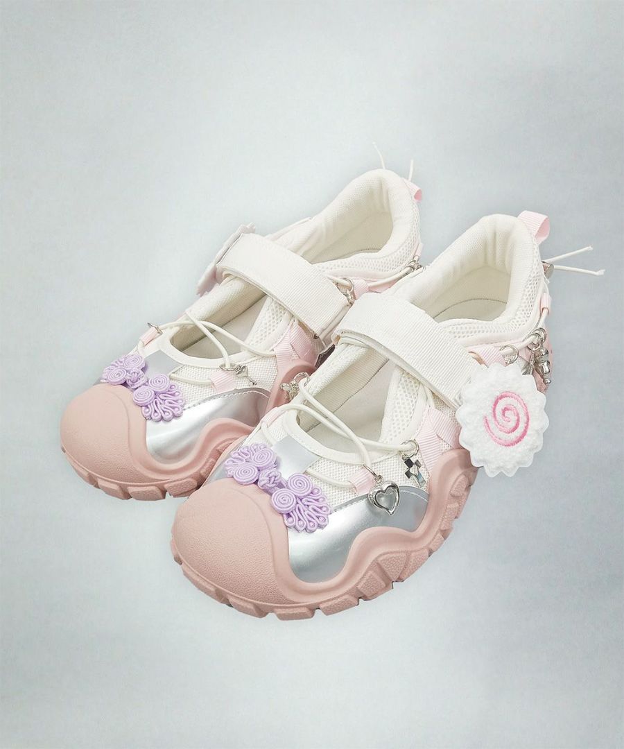 めちゃDECOスニーカー