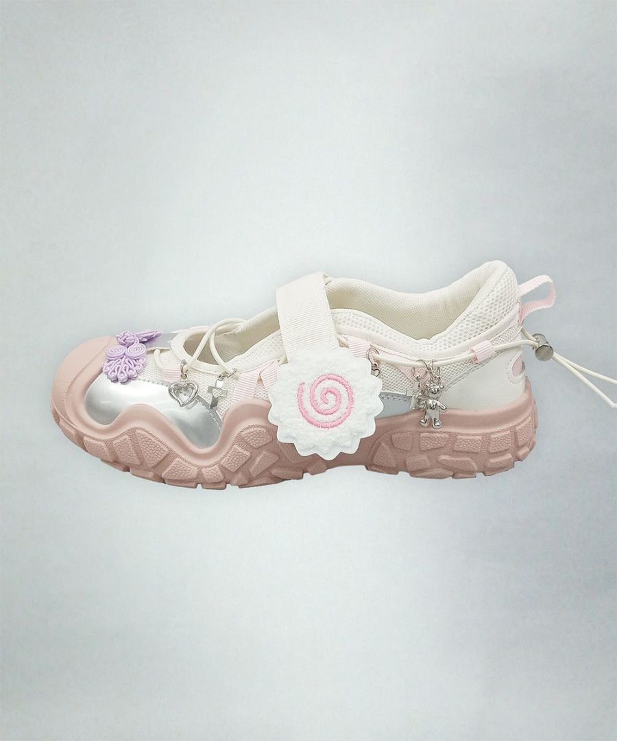 めちゃDECOスニーカー