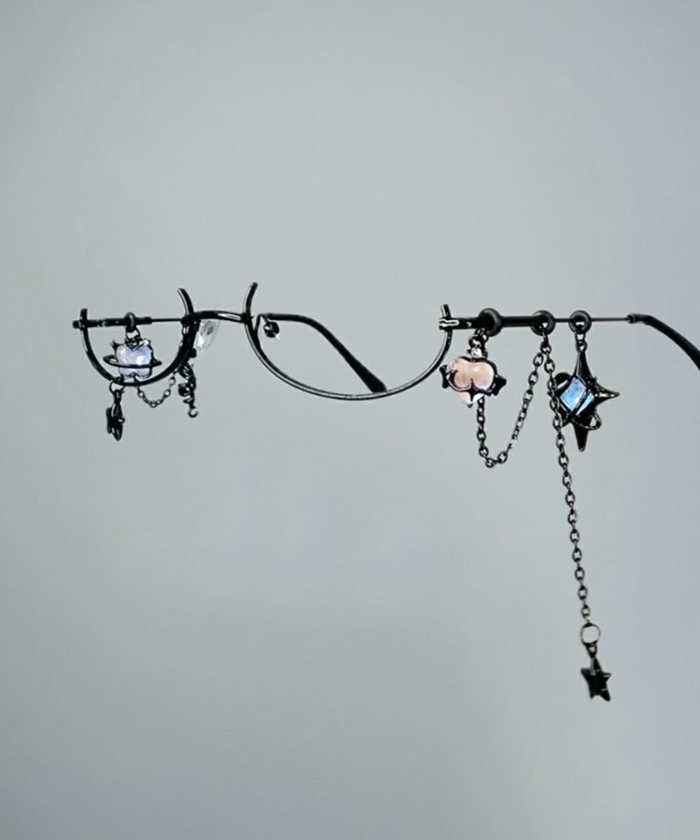 オールブラックチャーム自撮りメガネ