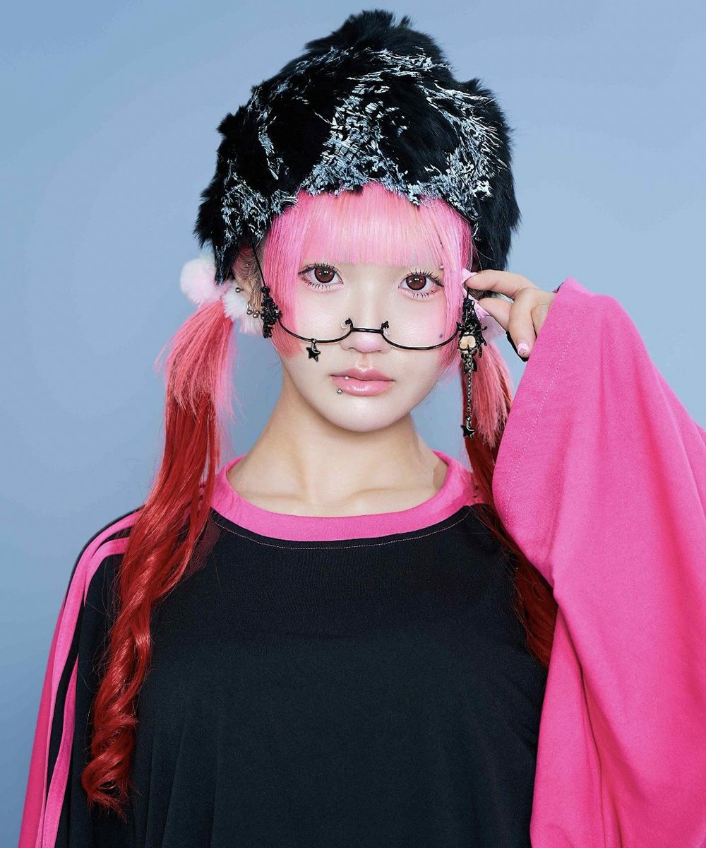 オールブラックチャーム自撮りメガネ