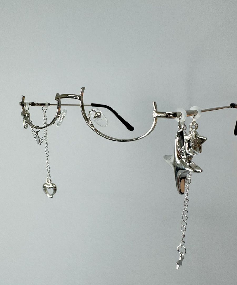 オールブラックチャーム自撮りメガネ