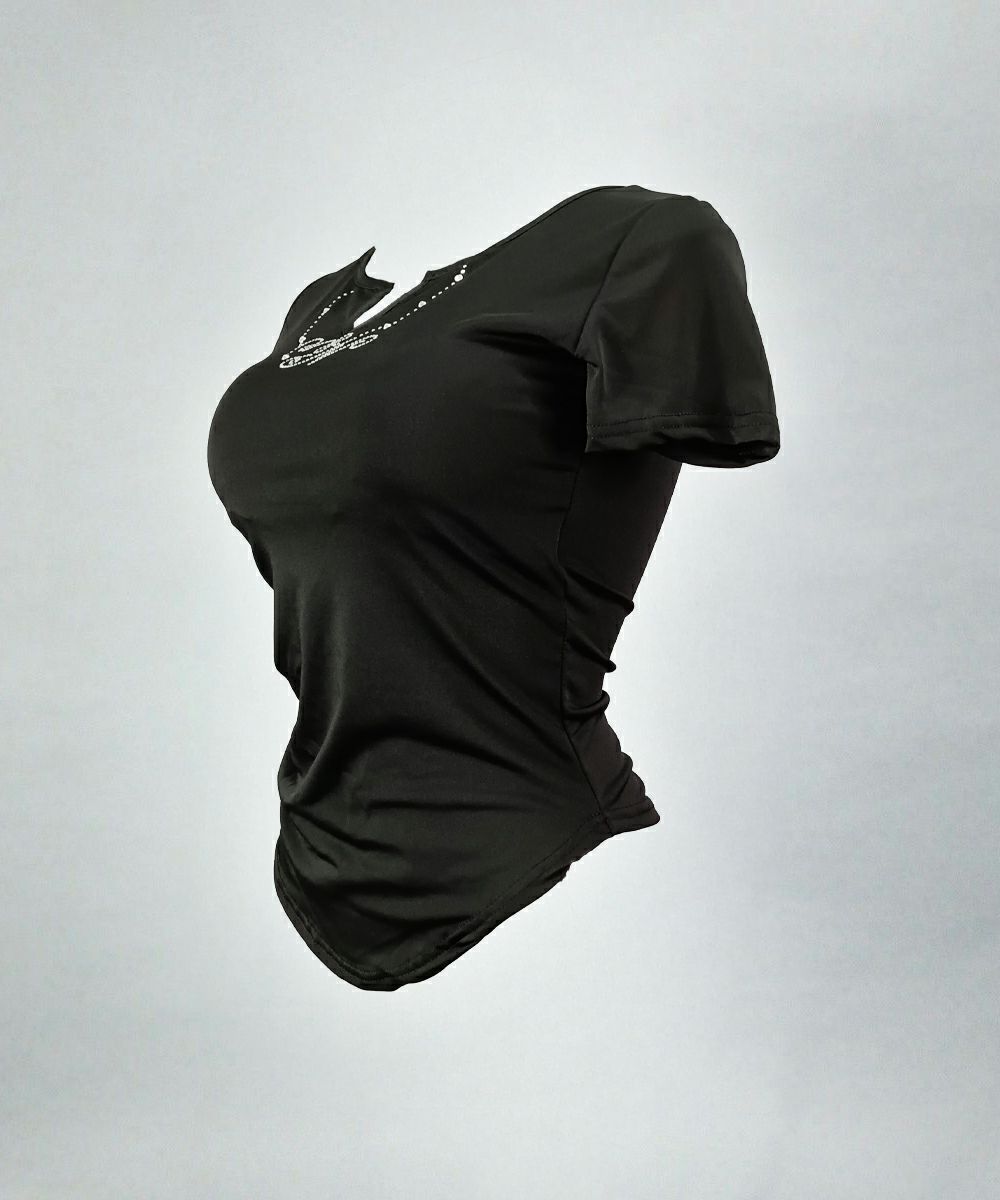 カップつきアシメTシャツ