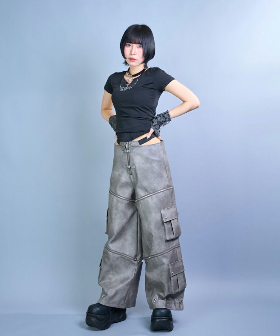 レザーチャイナニッカポッカ