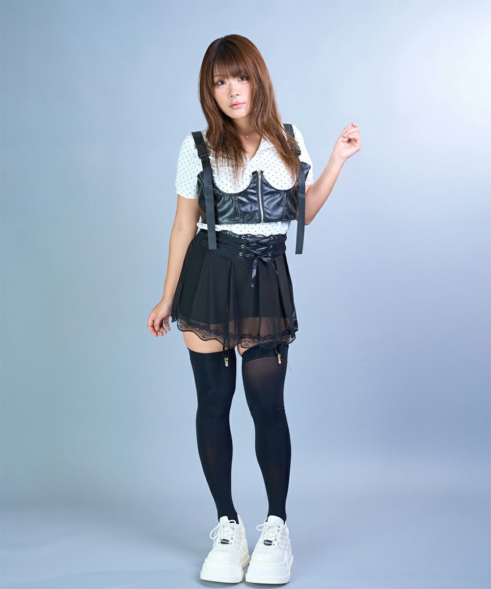 攻めのレイヤードガータースカート